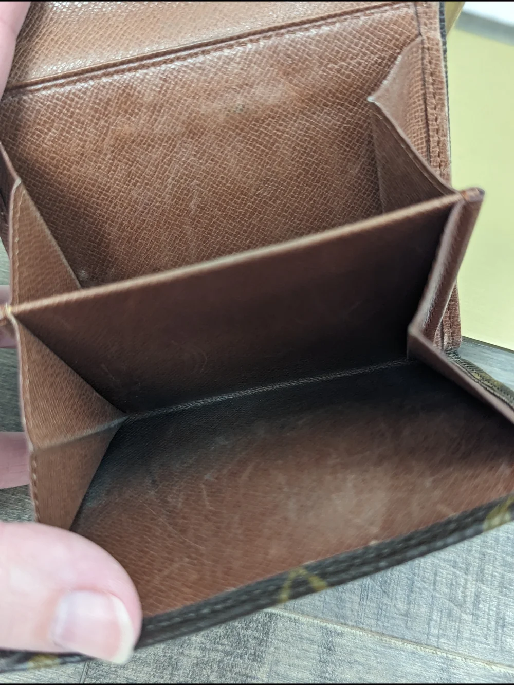 100% Authentic Louis Vuitton Victorine Monogram Wallet W/COA